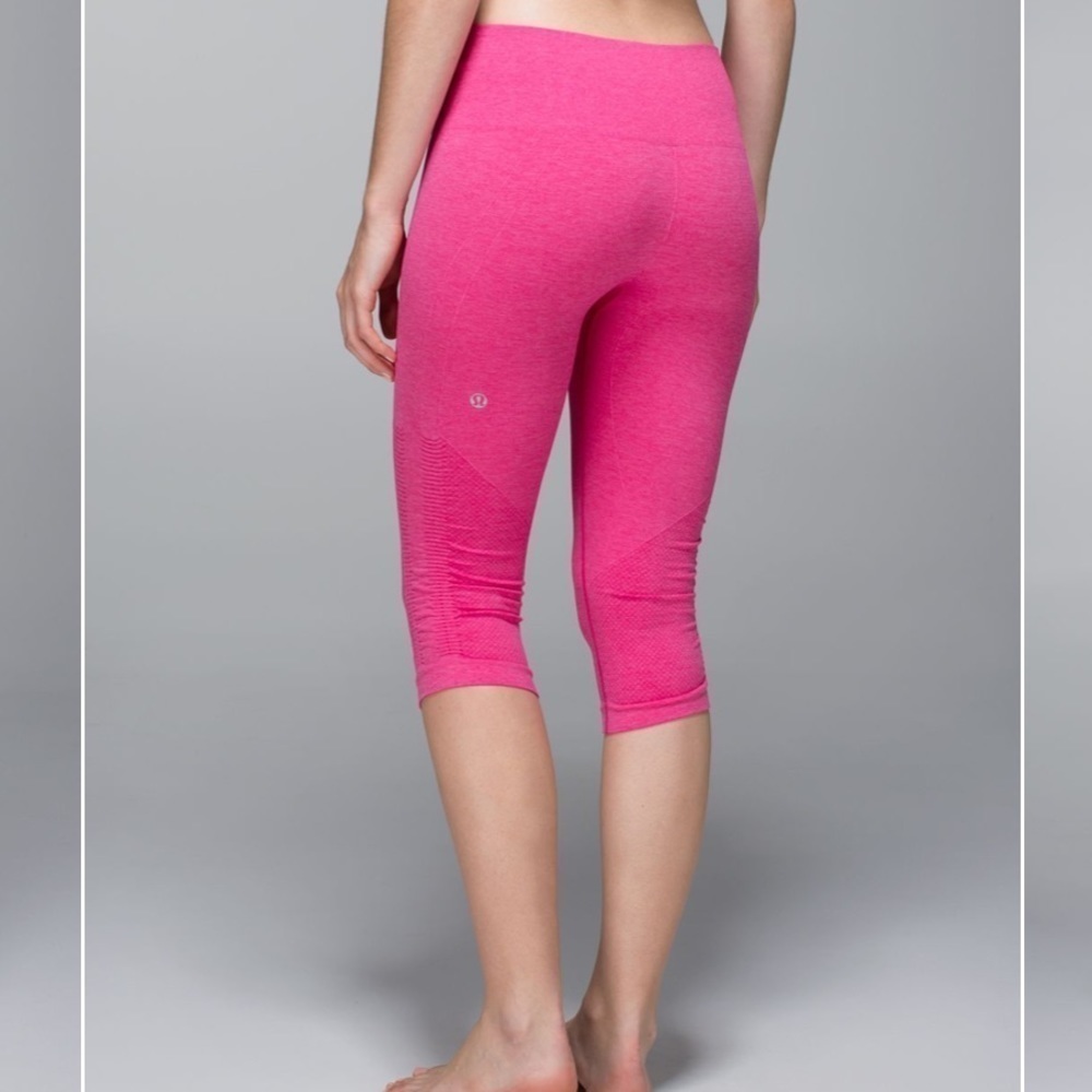 Lululemon Free To Flow Crop 17” Legging Magenta Sz 4 - Picture 2 of 12